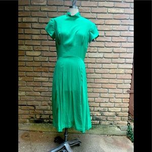 Vintage Inspired Kelly Green Rayon Midi dress